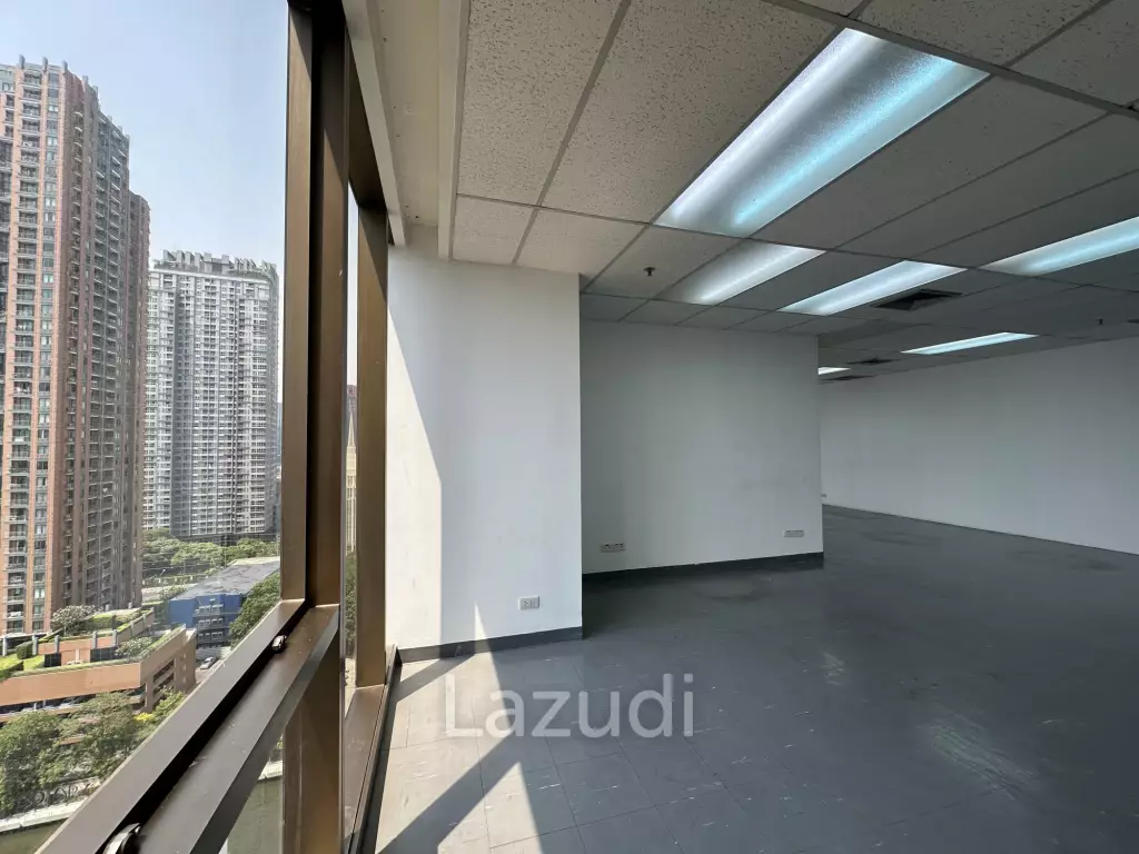 105 sqm High-Floor Office for Rent in 253 Asoke Building Bangkok