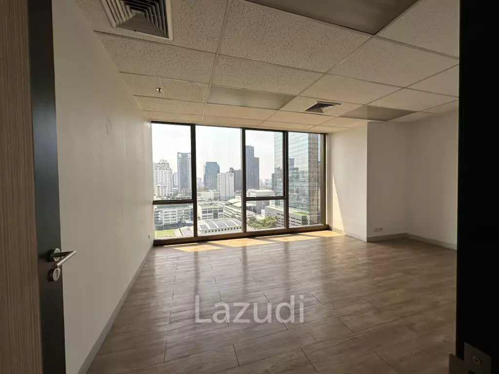 105 sqm High-Floor Office for Rent in 253 Asoke Building Bangkok