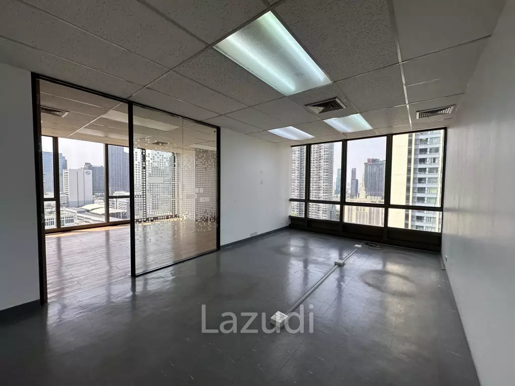 105 sqm High-Floor Office for Rent in 253 Asoke Building Bangkok