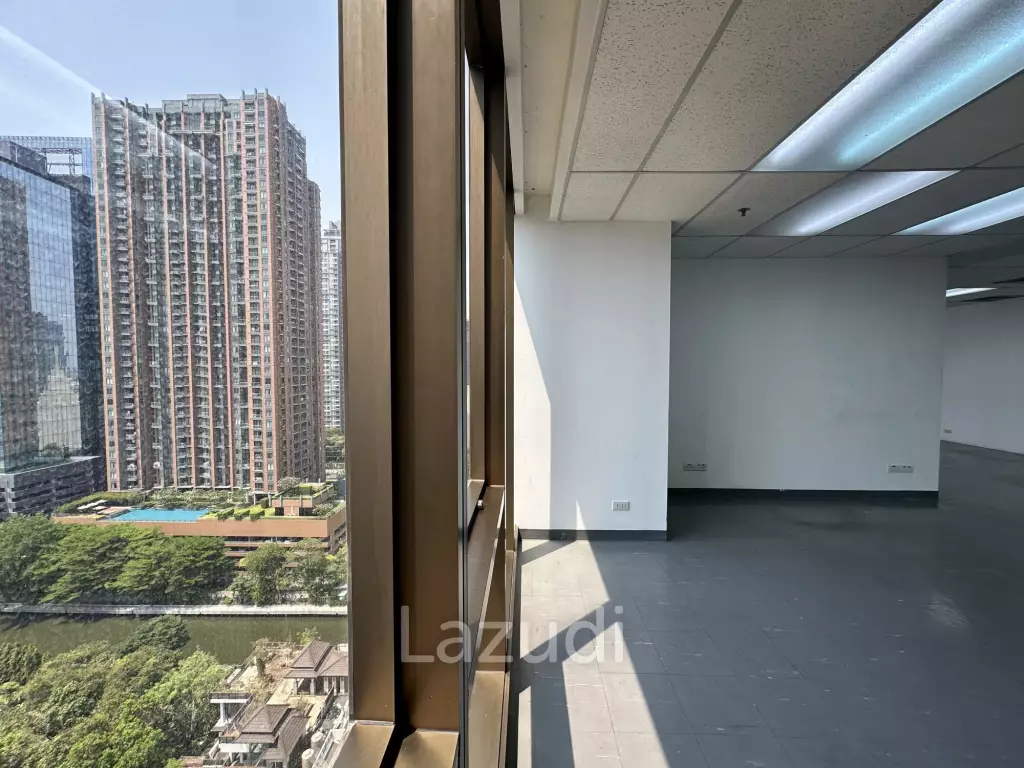 105 sqm High-Floor Office for Rent in 253 Asoke Building Bangkok
