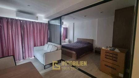 Жилая площадь 35 кв.м / 8 этаж / полностью меблирован / балкон