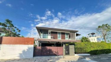 Spacious 4 Bedroom Detached House for Sale Near BISP in Koh Kaew