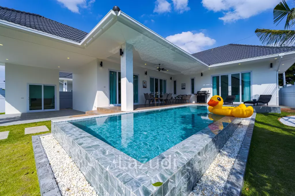 Private Modern 3 Bedroom Pool Villa (AV1)