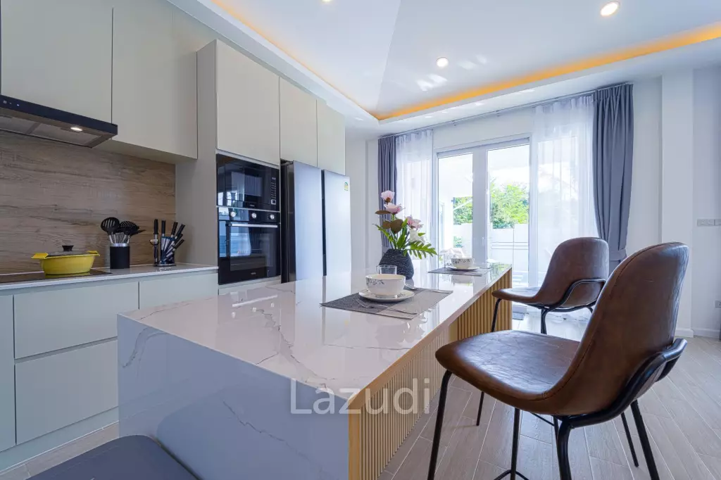Private Modern 3 Bedroom Pool Villa (AV1)