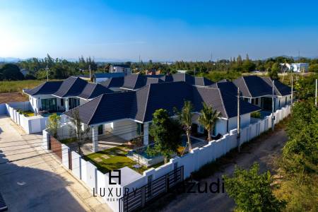 พูลวิลล่าส่วนตัว 3 ห้องนอน สไตล์โมเดิร์น (AV1)