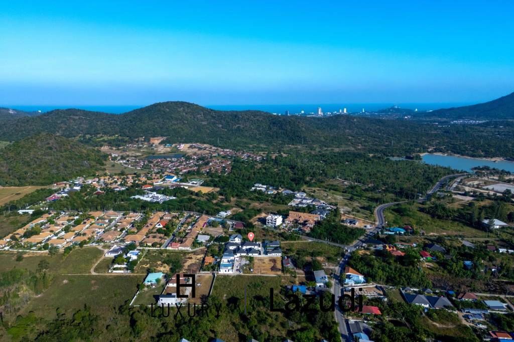 พูลวิลล่าส่วนตัว 3 ห้องนอน สไตล์โมเดิร์น (AV1)