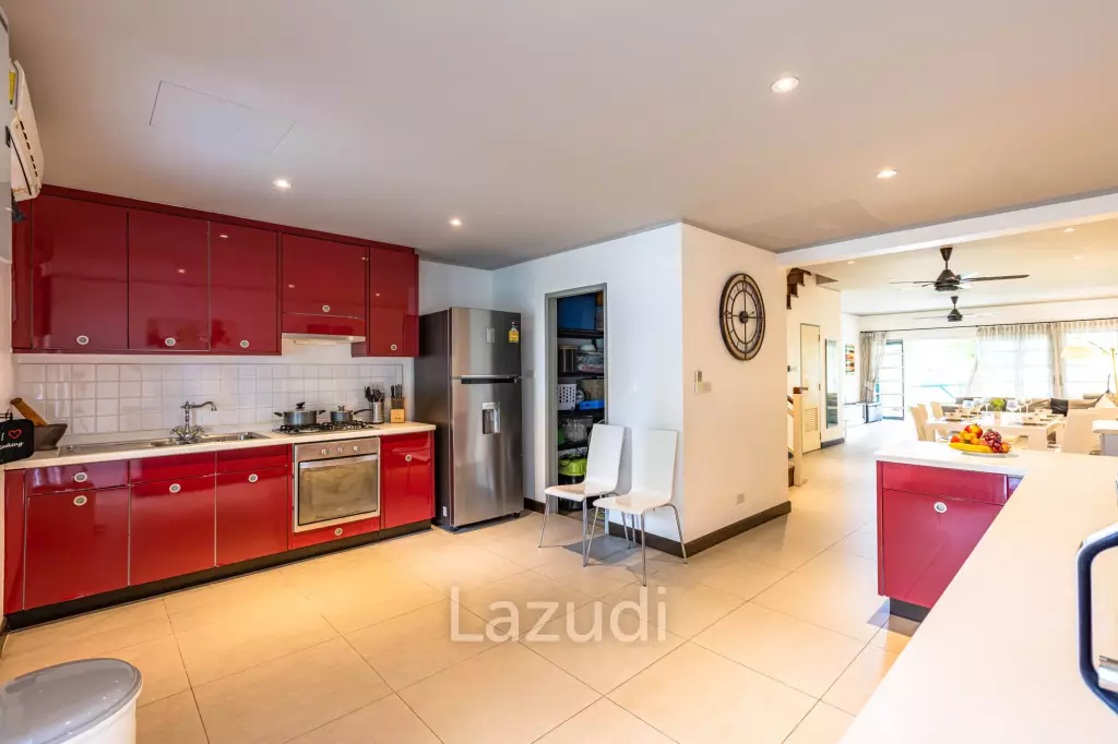4 Bedroom Townhouse in Great Location (BSS)