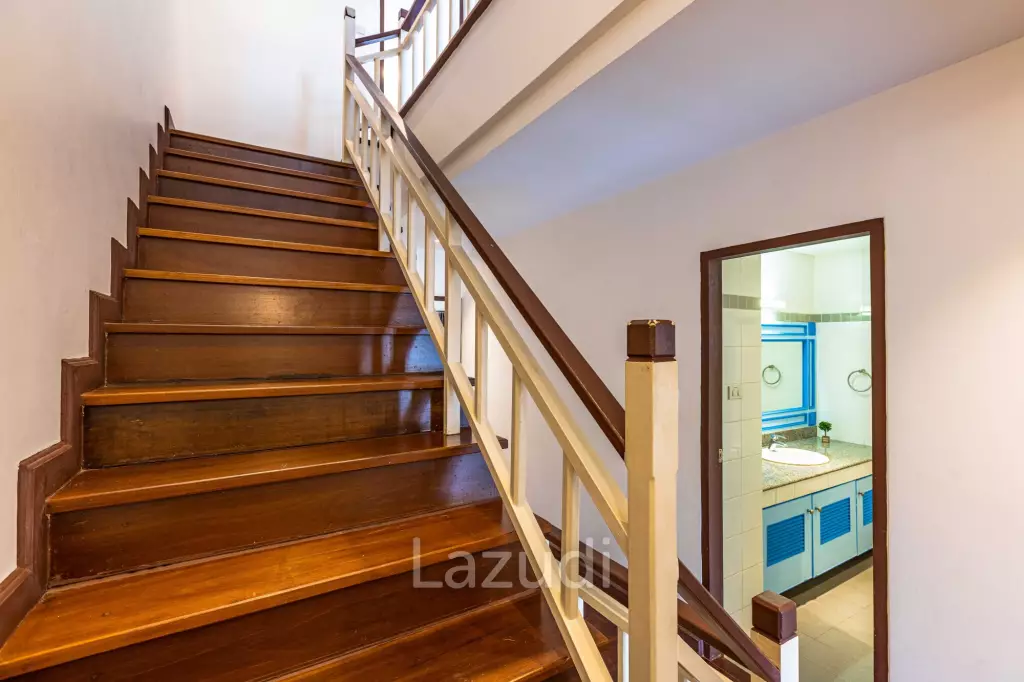 4 Bedroom Townhouse in Great Location (BSS)