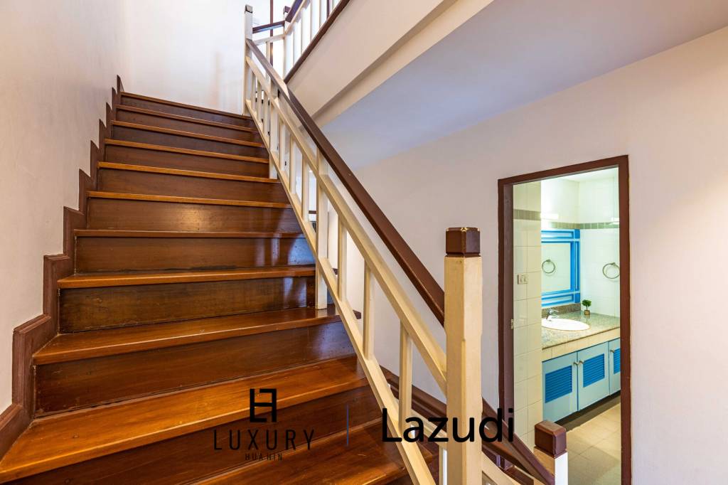 300 Kvm 4 Seng 4 Bad Rekkehus for Leie