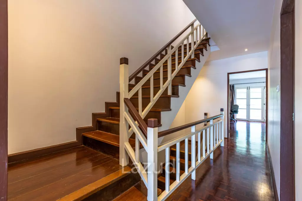4 Bedroom Townhouse in Great Location (BSS)