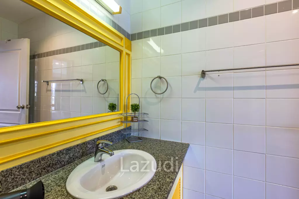 4 Bedroom Townhouse in Great Location (BSS)