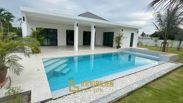 990 qm Grundstück / 384 qm Wohnfläche / privater Pool