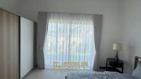 990 qm Grundstück / 384 qm Wohnfläche / privater Pool