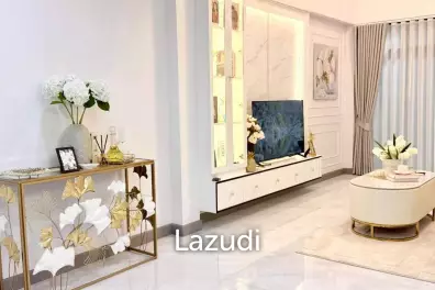 Modern 2-Storey Townhouse for Sale Siam Country Club