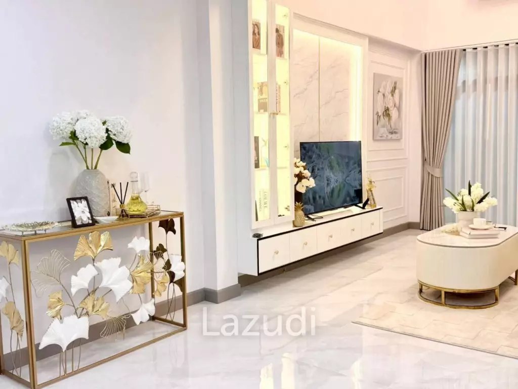 ขายทาวน์เฮาส์ 2 ชั้น สไตล์โมเดิร์นสุดหรู สยามคันทรีคลับ