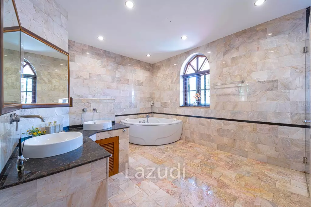 5BR Pool Villa-Close to Beach and City (CV5)