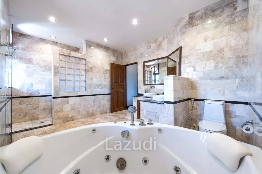 5BR Pool Villa-Close to Beach and City (CV5)