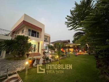 privater Pool / 800 qm Grundstück / 270 qm Wohnfläche