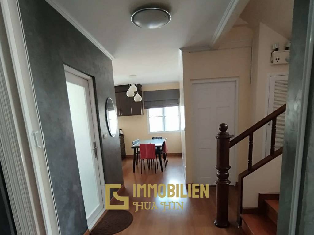 privater Pool / 800 qm Grundstück / 270 qm Wohnfläche