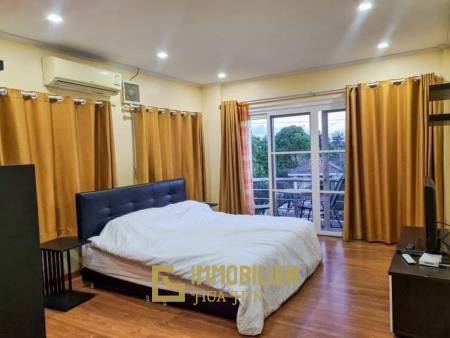 privater Pool / 800 qm Grundstück / 270 qm Wohnfläche