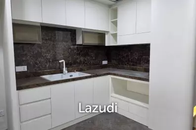 68 sqm high floor condo in State Tower Si Lom Bangkok