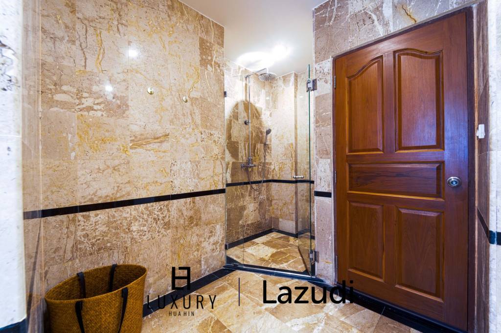 600 Kvm 3 Seng 3 Bad Villa for Leie