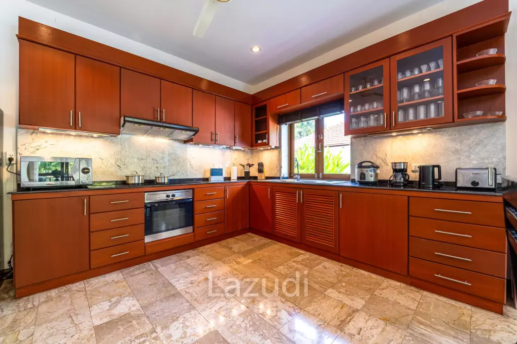 Cozy 3 Bedroom Pool Villa Close to Town (CV3L)