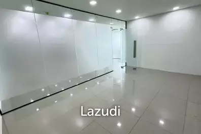 101 sqm modern office for rent in Bang Khlo Bangkok