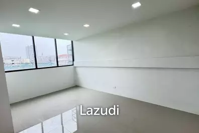 101 sqm modern office for rent in Bang Khlo Bangkok