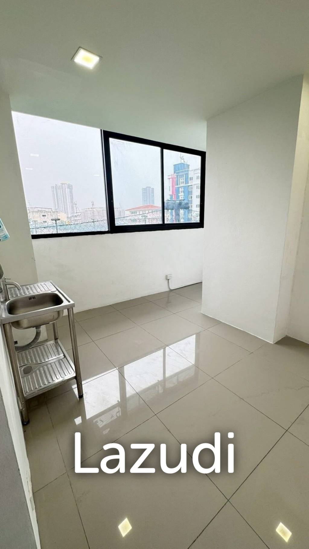 101 sqm modern office for rent in Bang Khlo Bangkok