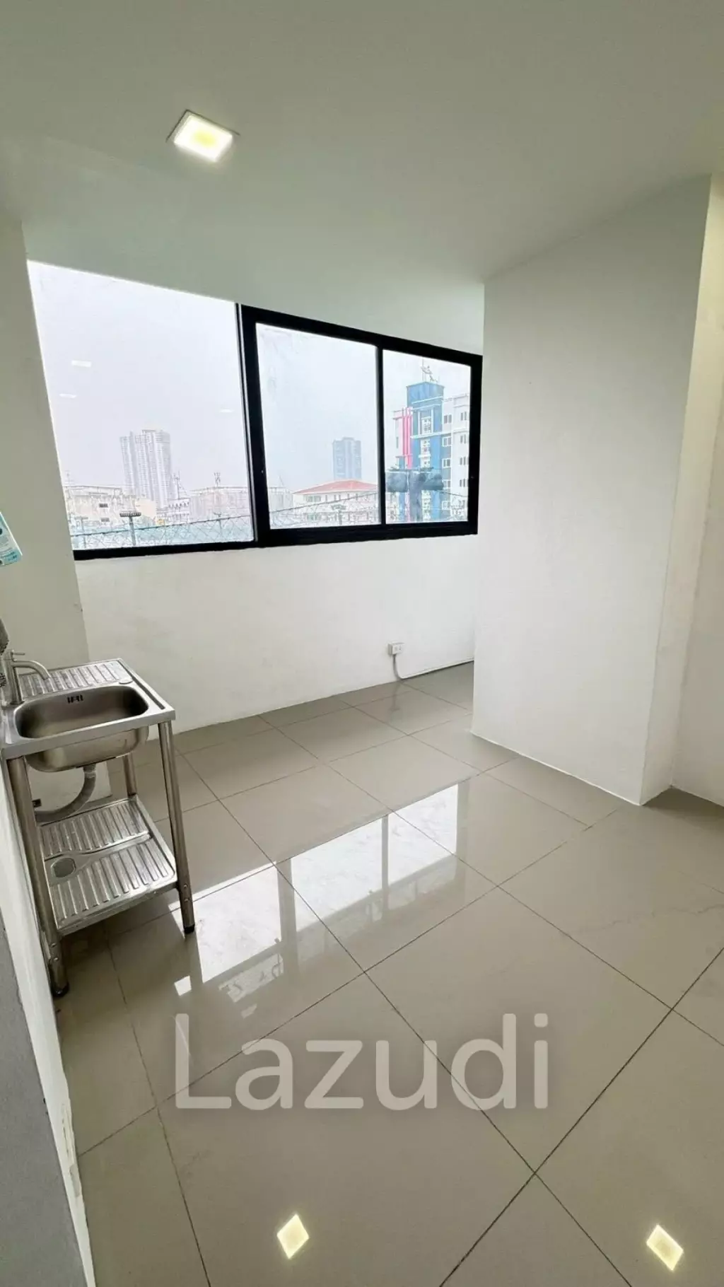 101 sqm modern office for rent in Bang Khlo Bangkok