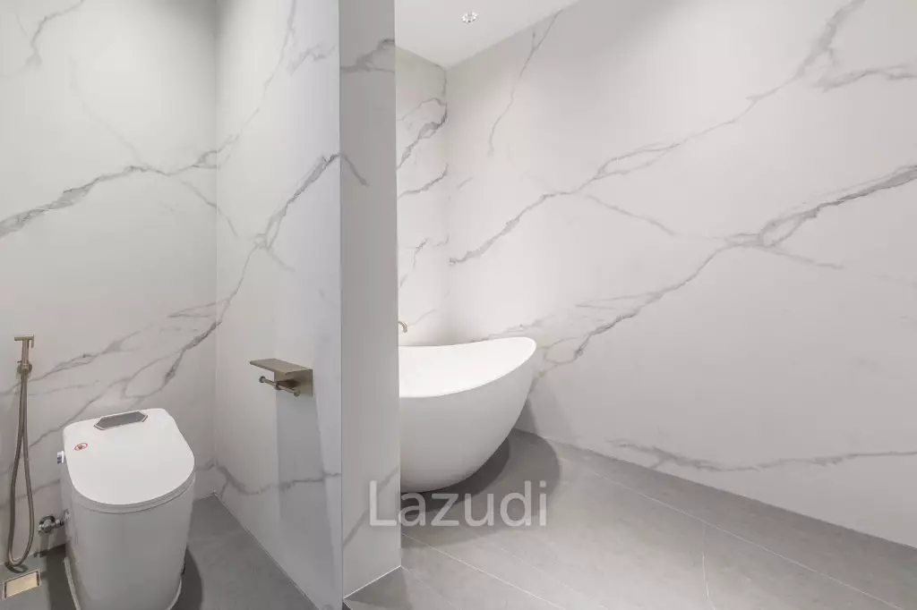 Luxury Family Villa in Nagawari Village, Na Jomtien