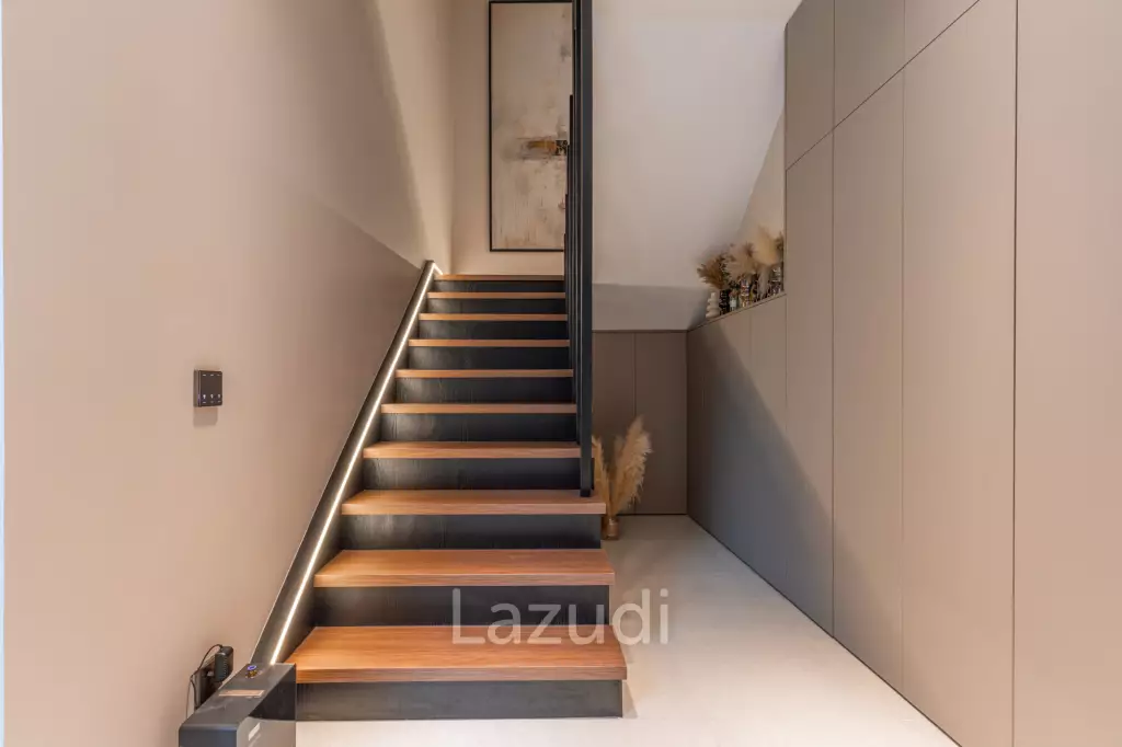 Luxury Family Villa in Nagawari Village, Na Jomtien