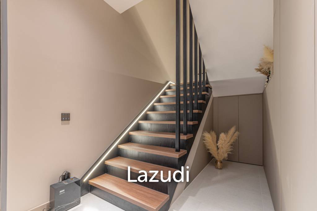 Luxury Family Villa in Nagawari Village, Na Jomtien