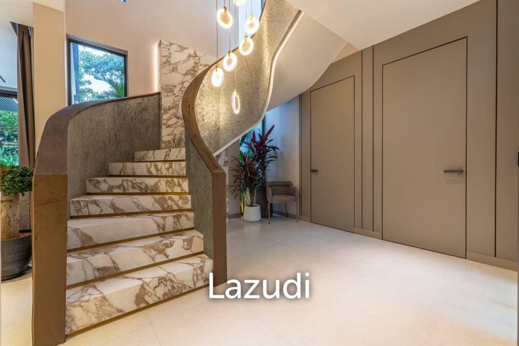 Luxury Family Villa in Nagawari Village, Na Jomtien