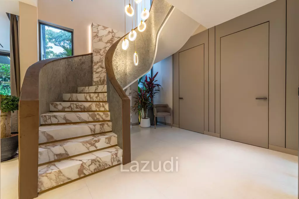 Luxury Family Villa in Nagawari Village, Na Jomtien