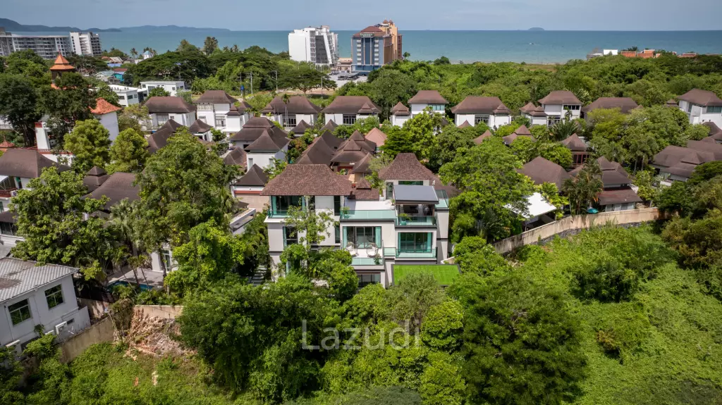 Luxury Family Villa in Nagawari Village, Na Jomtien