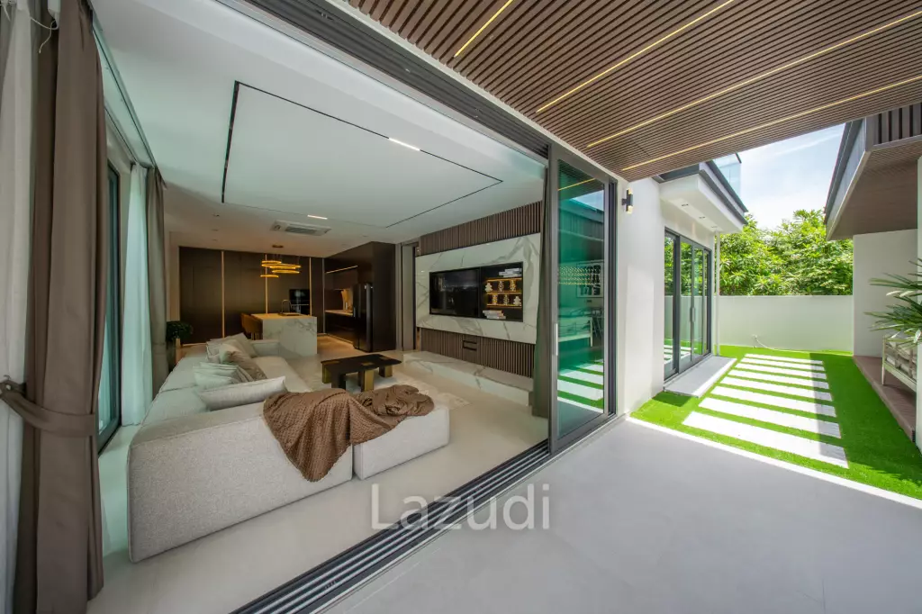 Luxury Family Villa in Nagawari Village, Na Jomtien