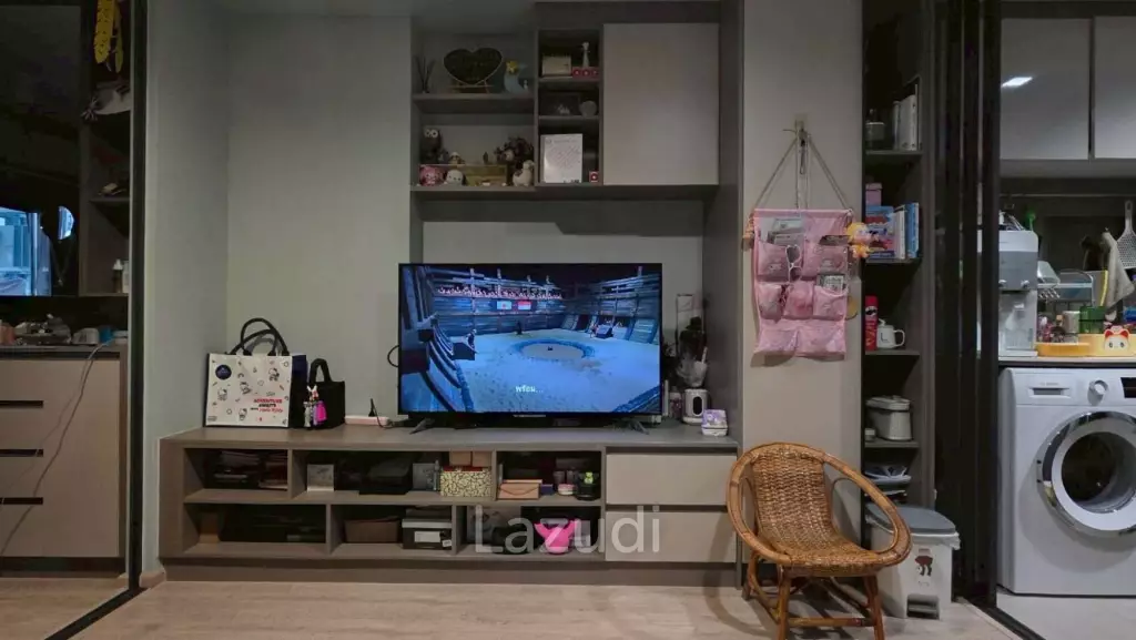 34 sqm condo on 22nd floor at Ideo Sathorn-Wongwian Yai, Khlong San Bangkok