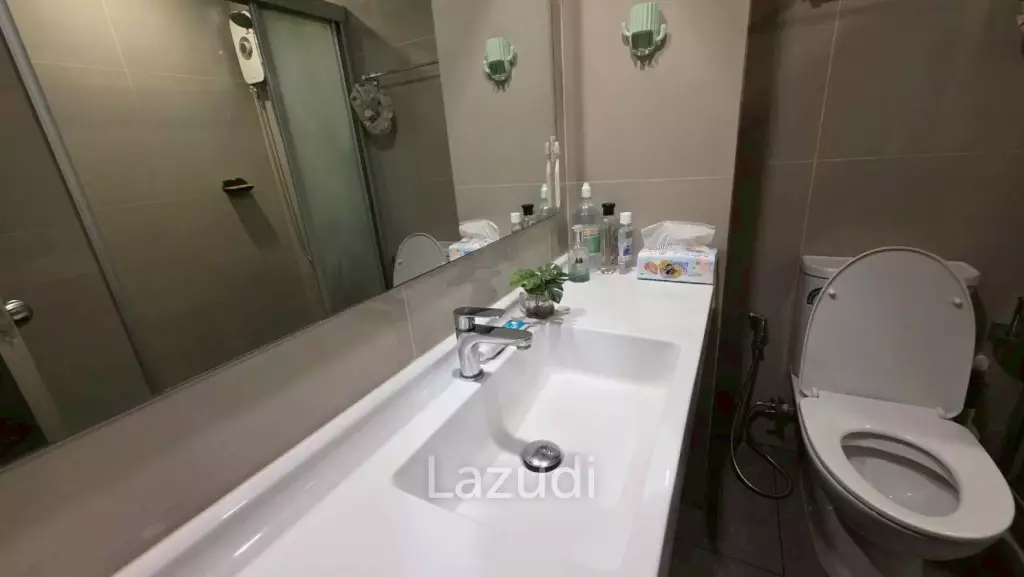 34 sqm condo on 22nd floor at Ideo Sathorn-Wongwian Yai, Khlong San Bangkok