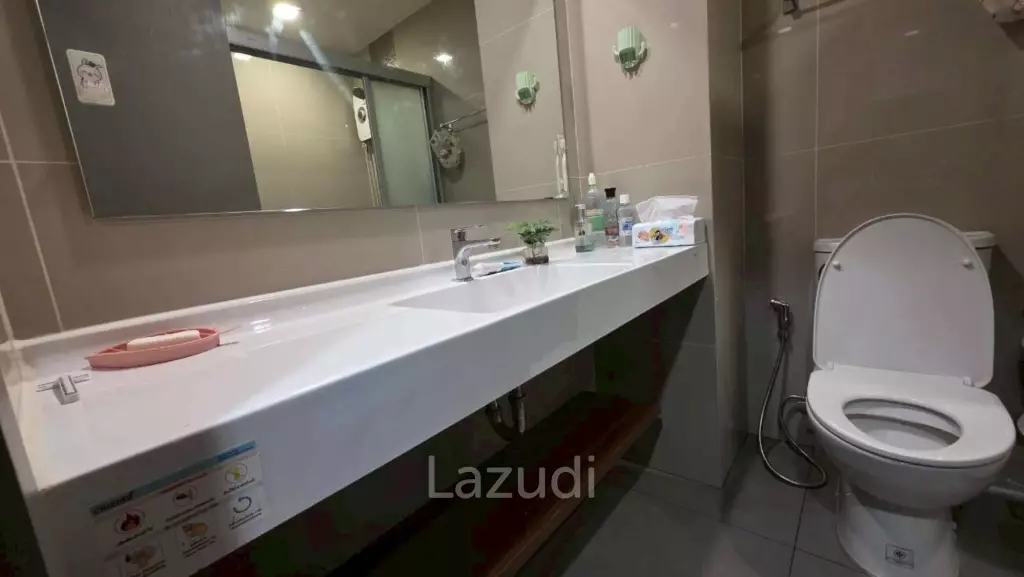 34 sqm condo on 22nd floor at Ideo Sathorn-Wongwian Yai, Khlong San Bangkok