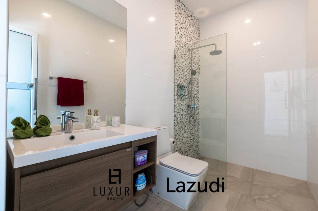 550 Kvm 4 Seng 3 Bad Villa for Leie