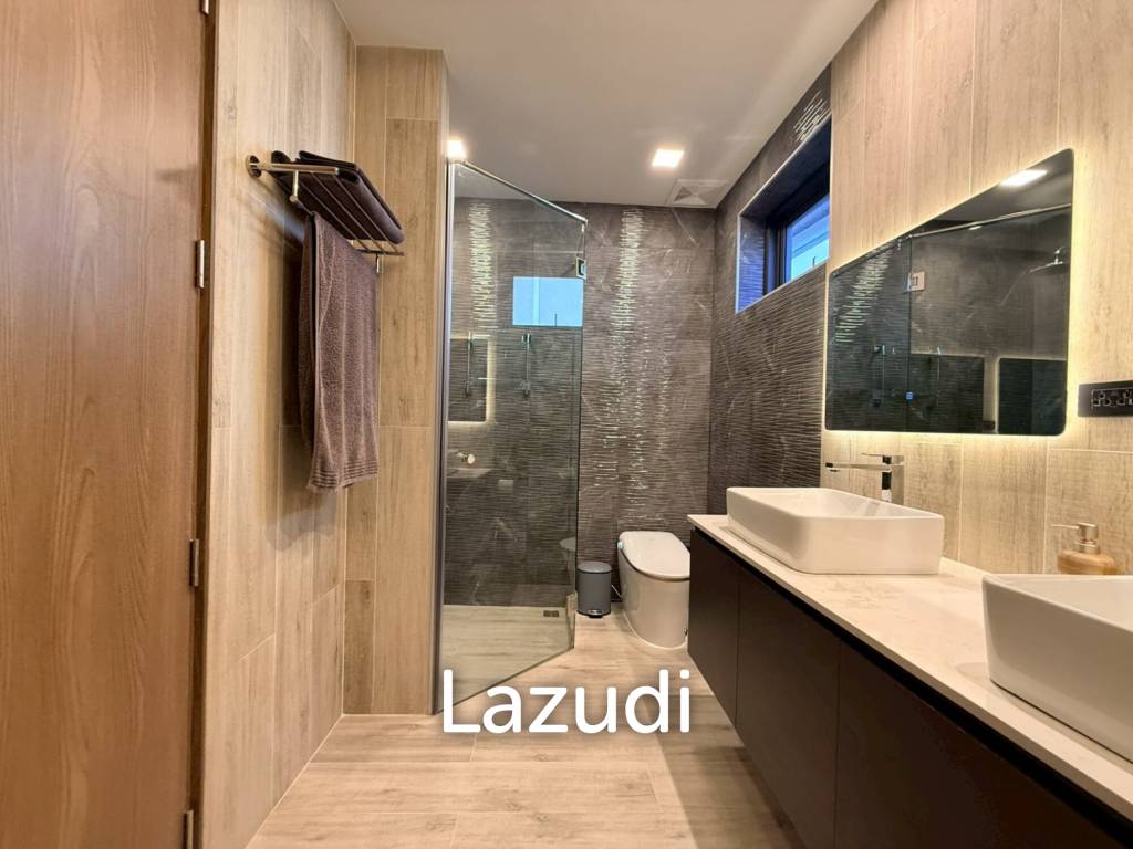 Modern Private Pool Villa Near Mabprachan Lake