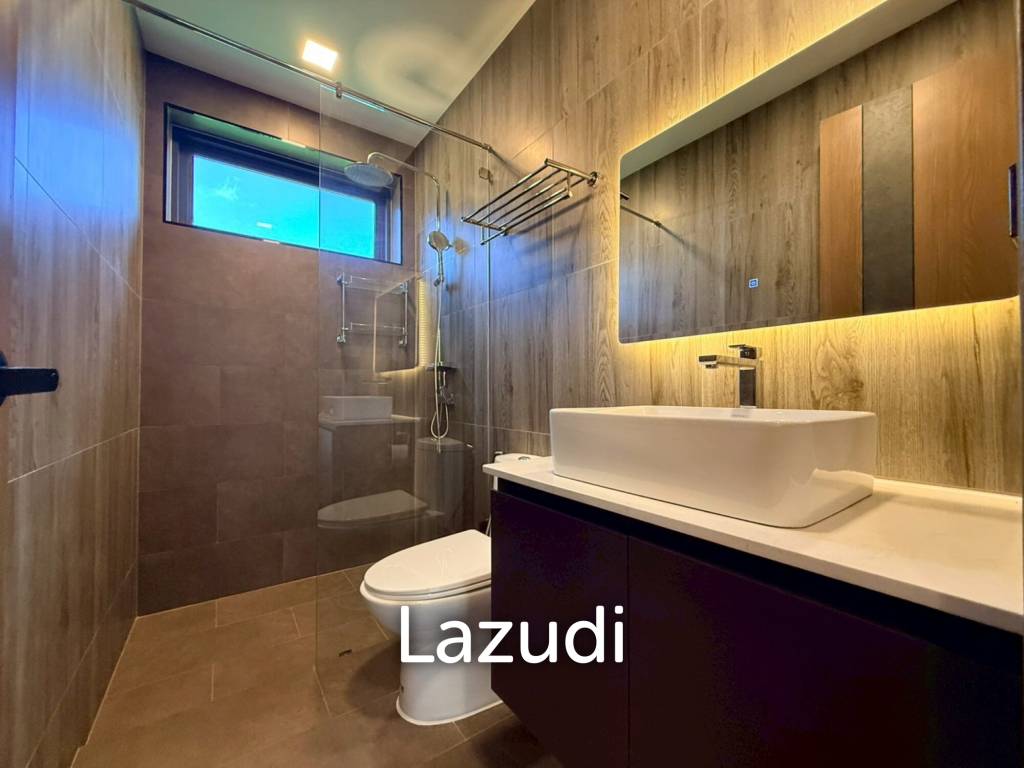Modern Private Pool Villa Near Mabprachan Lake