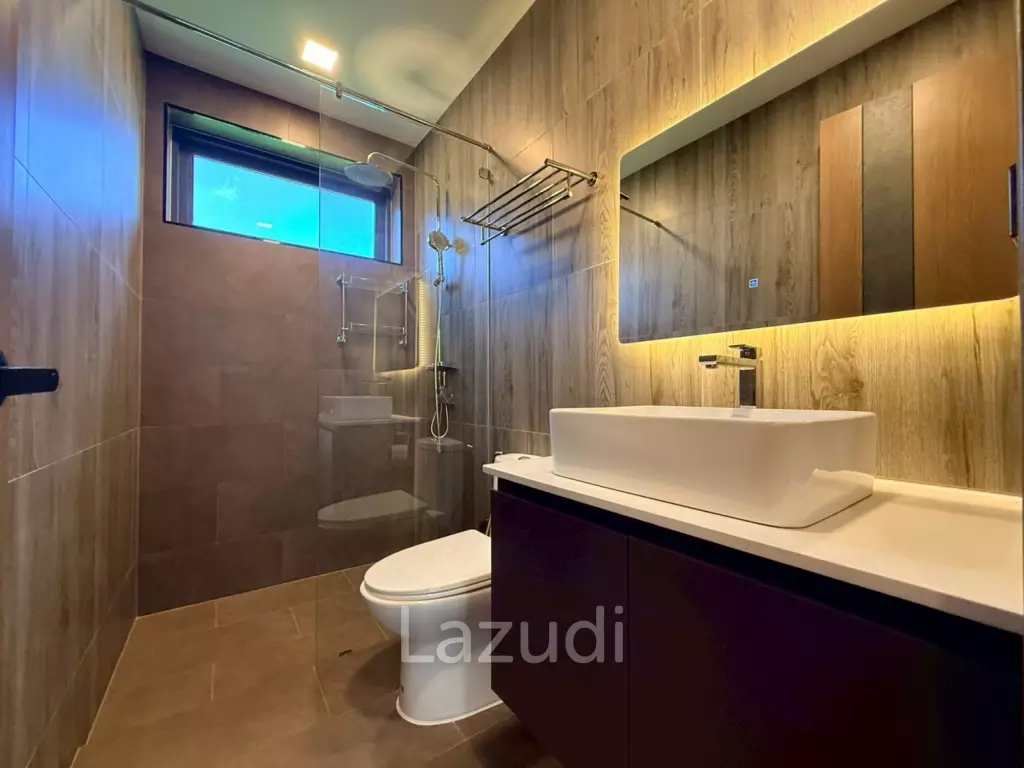 Modern Private Pool Villa Near Mabprachan Lake