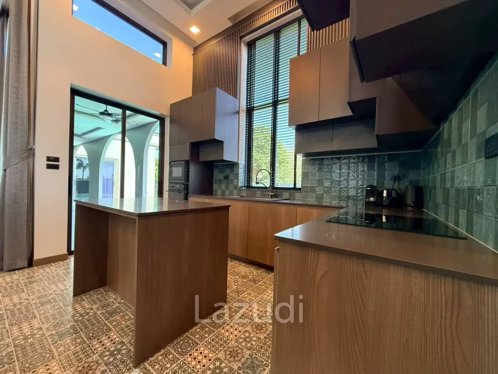 Modern Private Pool Villa Near Mabprachan Lake