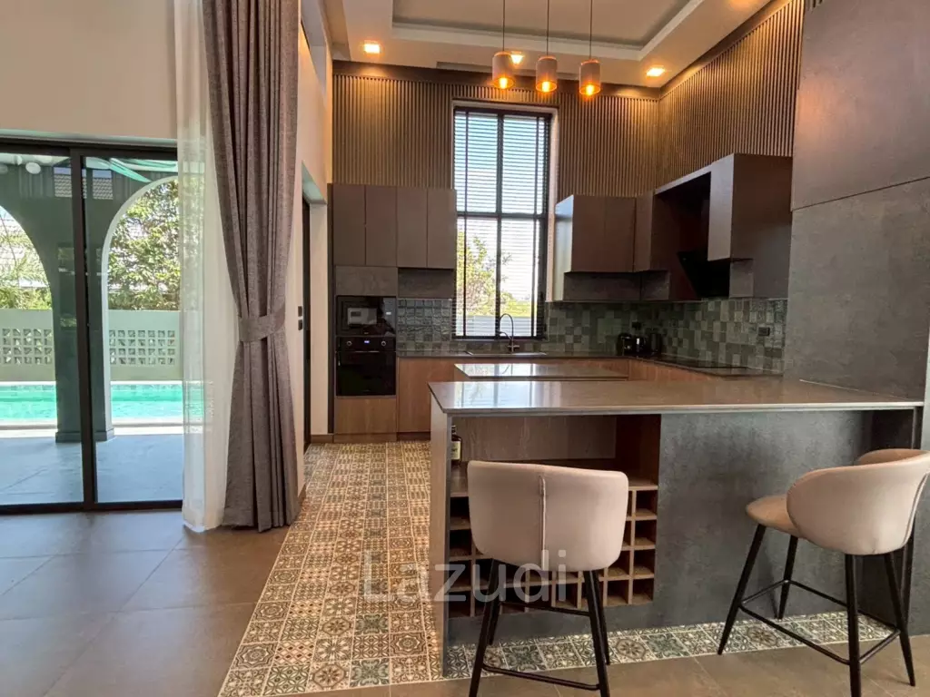 Modern Private Pool Villa Near Mabprachan Lake