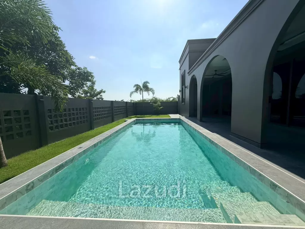 Modern Private Pool Villa Near Mabprachan Lake