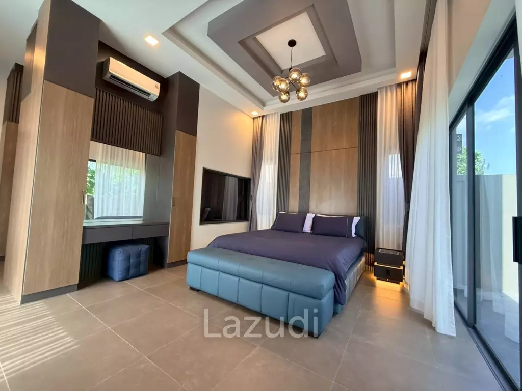 Modern Private Pool Villa Near Mabprachan Lake