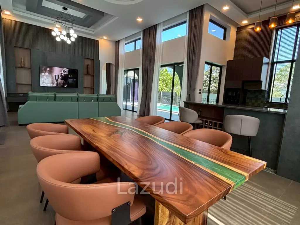 Modern Private Pool Villa Near Mabprachan Lake
